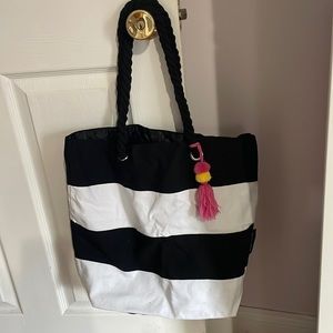 Black and white stripe tote bag